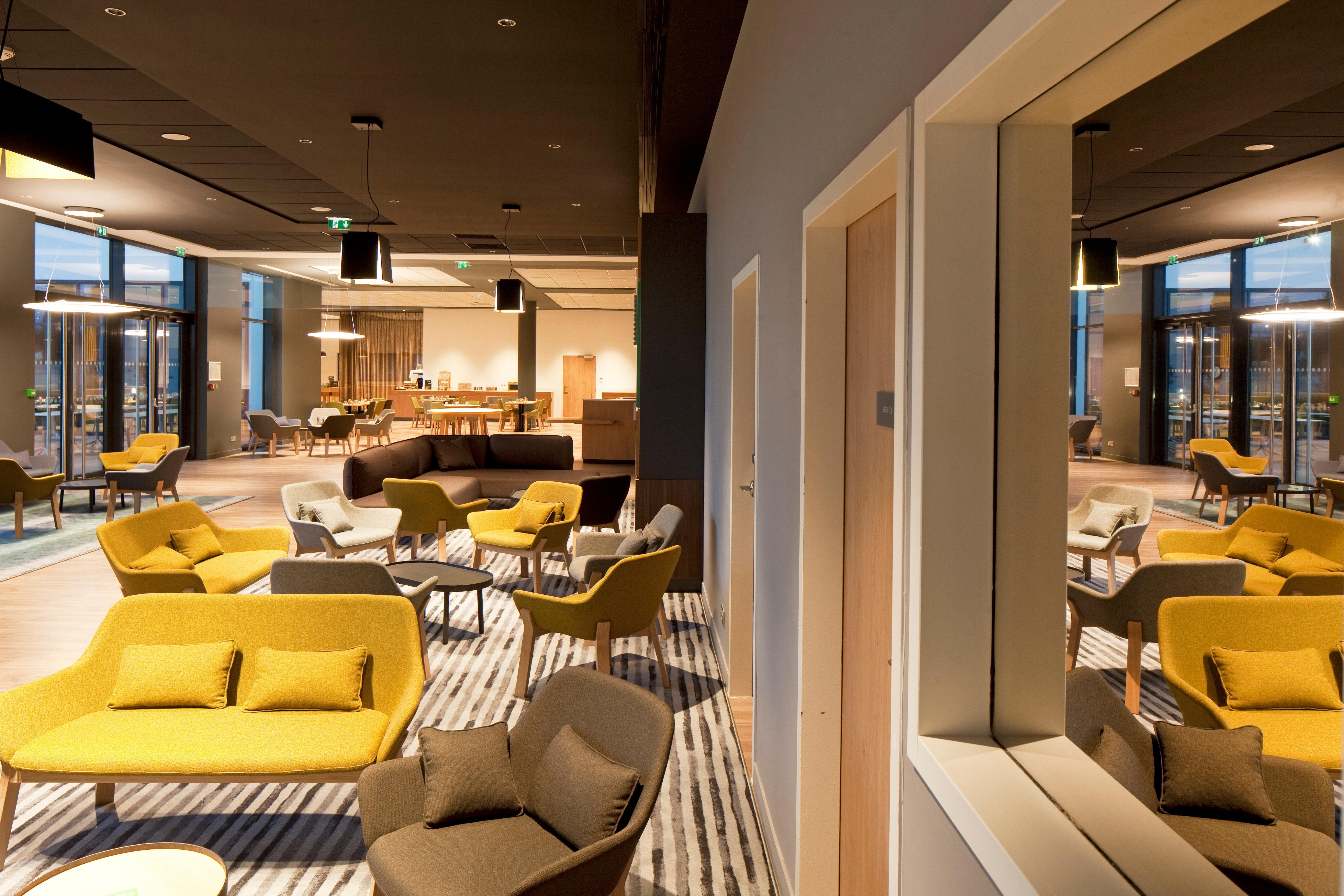 Holiday Inn Paris Cdg Airport An Ihg Hotel Roissy-en-France Exterior foto